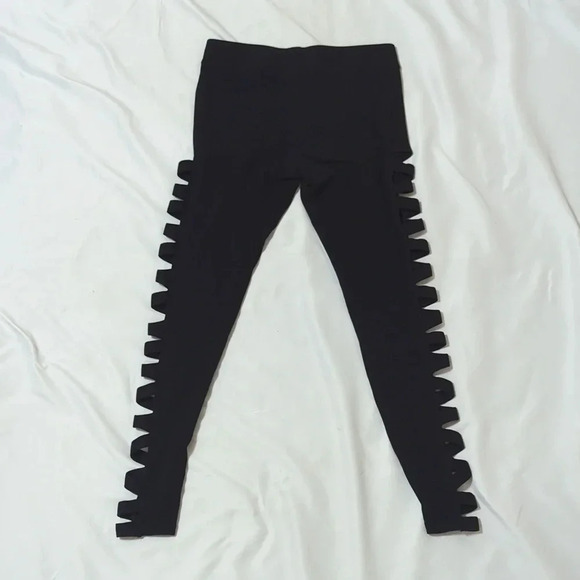 Express Peek-A-Boo Cutout Leggings, Color Black Size S - Picture 3 of 15